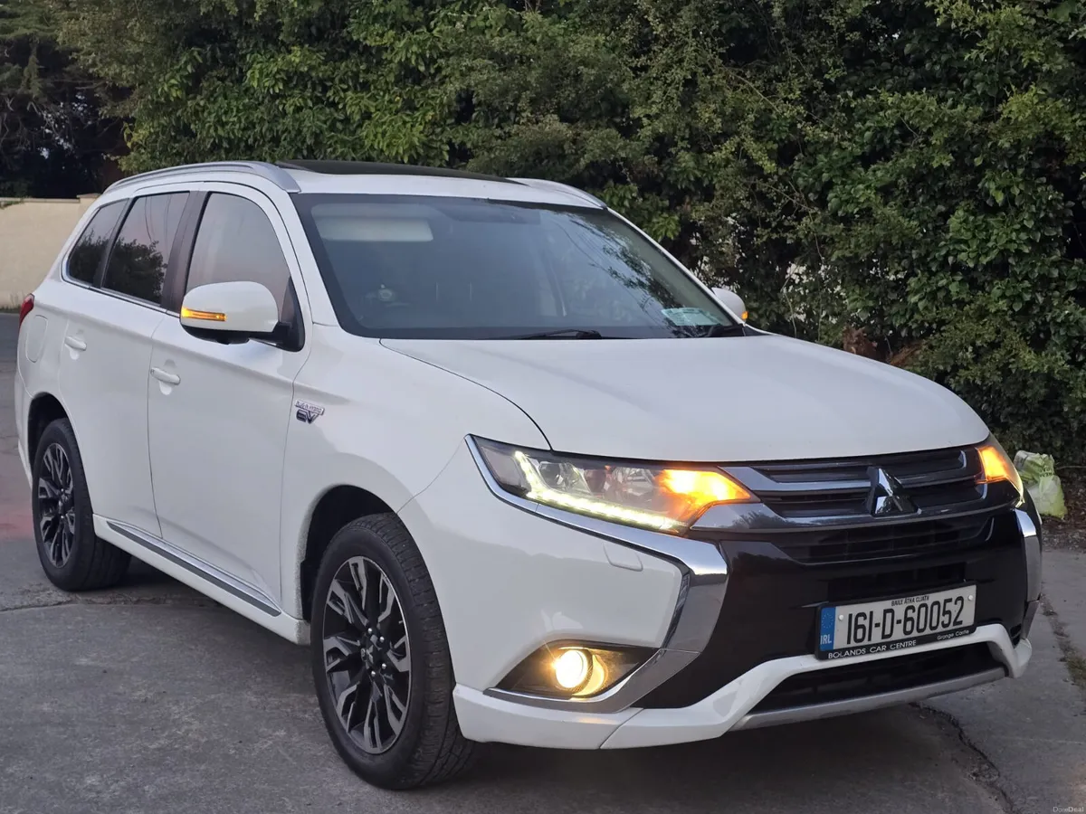 2016 OUTLANDER HYBRID AUTO NCT&TAX €10,900 - Image 3