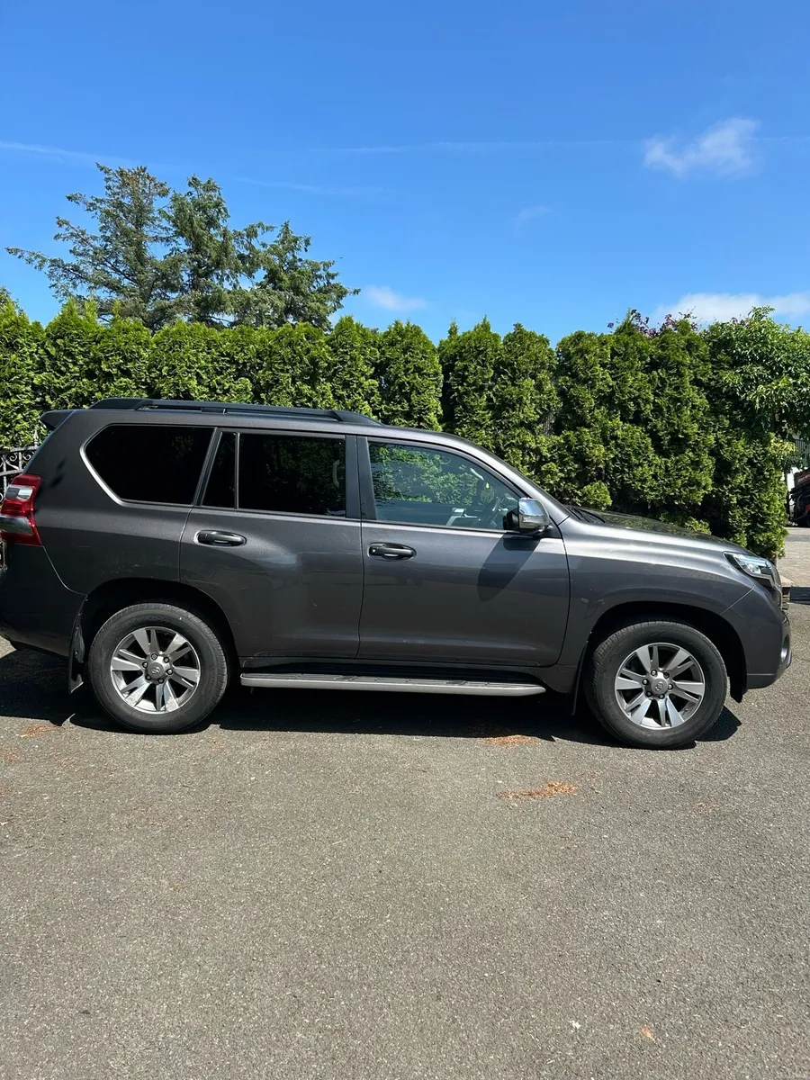 Toyota landcruiser lc5 - Image 2