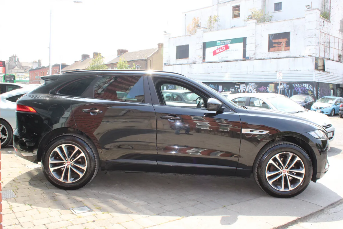 F-PACE - R-SPORT - 2.0L - 8SPD AUTOMATIC - AWD - Image 5