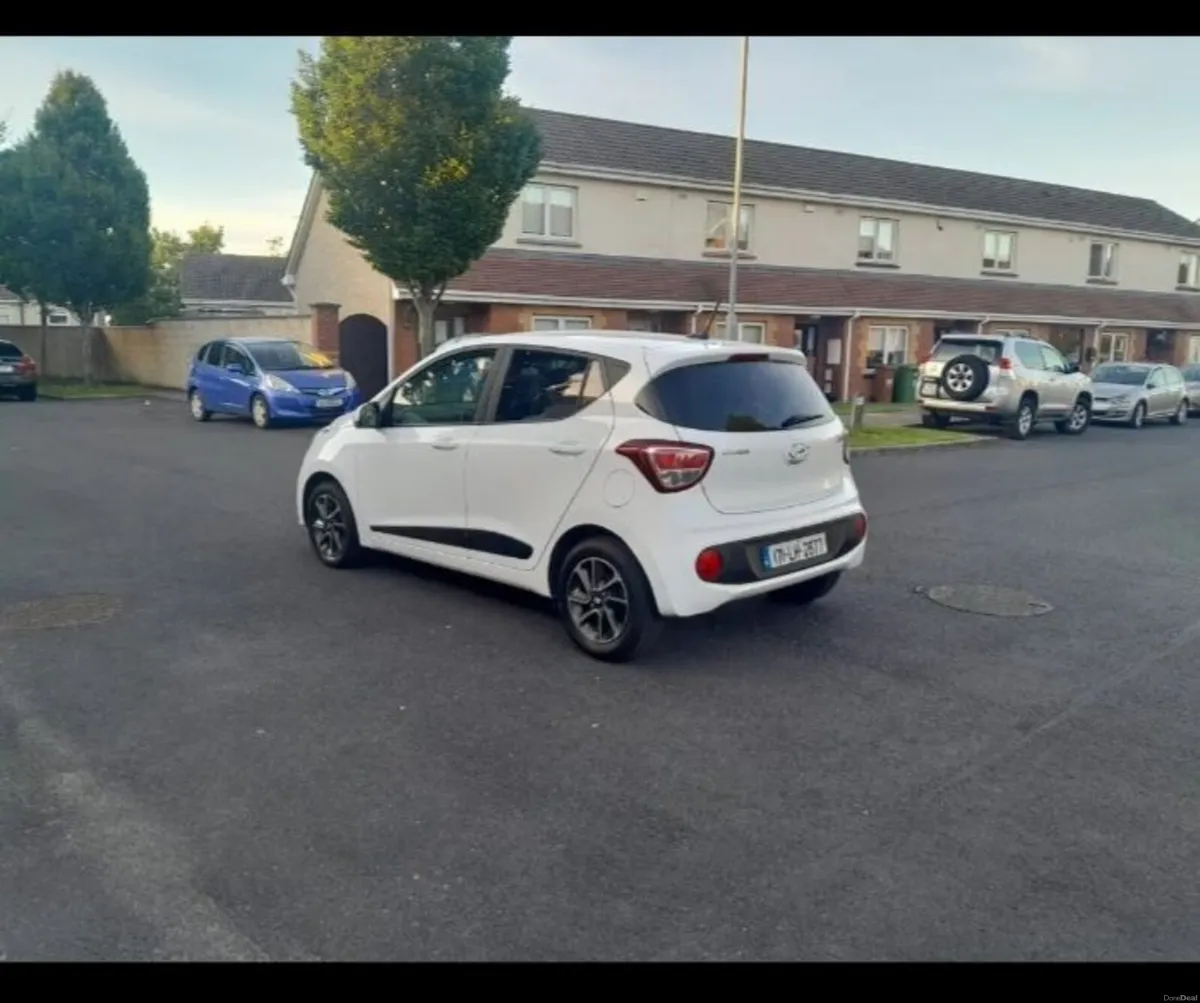 2017 Hyundai i10 1.0 nct 2/27 - Image 3