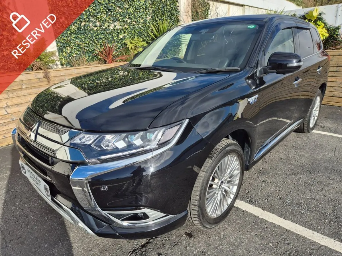 Mitsubishi Outlander 2.4 PHEV / INTENSE SAFETY PAC - Image 1