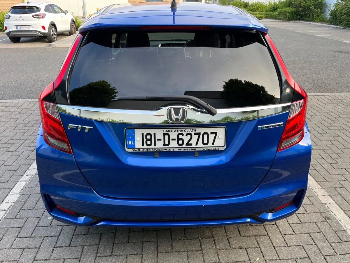 Honda Fit 2018,1.5 HYBRID JUST ,LIKE BRAND NEW . - Image 6