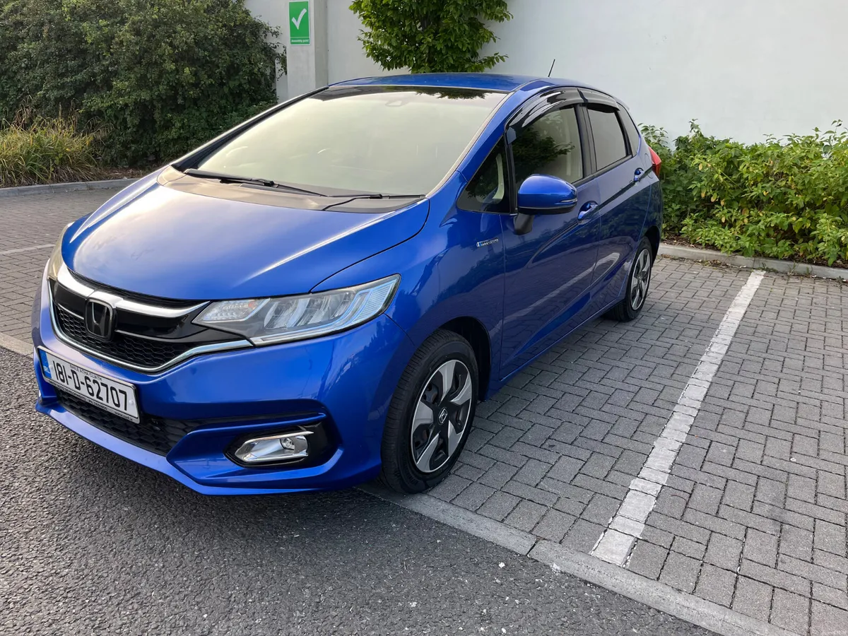 Honda Fit 2018,1.5 HYBRID JUST ,LIKE BRAND NEW . - Image 4