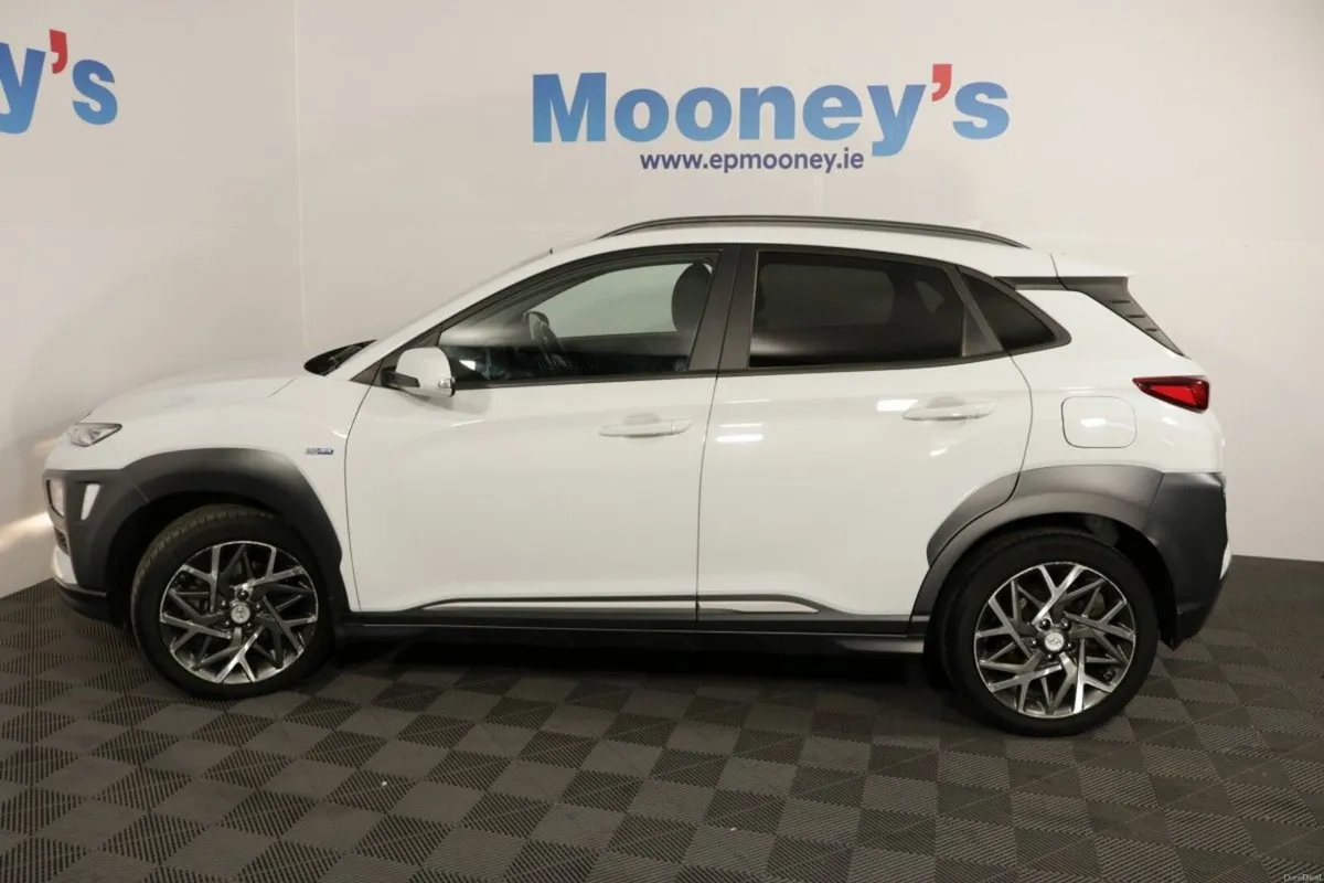 Hyundai KONA Hybrid Executive 1.6L Petrol Compact - Image 5