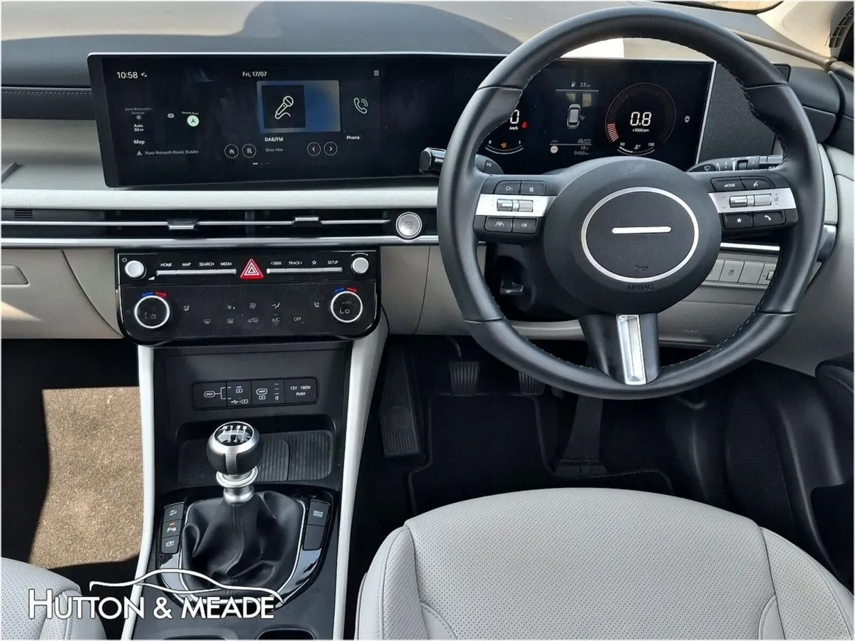 Hyundai Tucson Executive 1.6 Diesel 5dr - Image 3