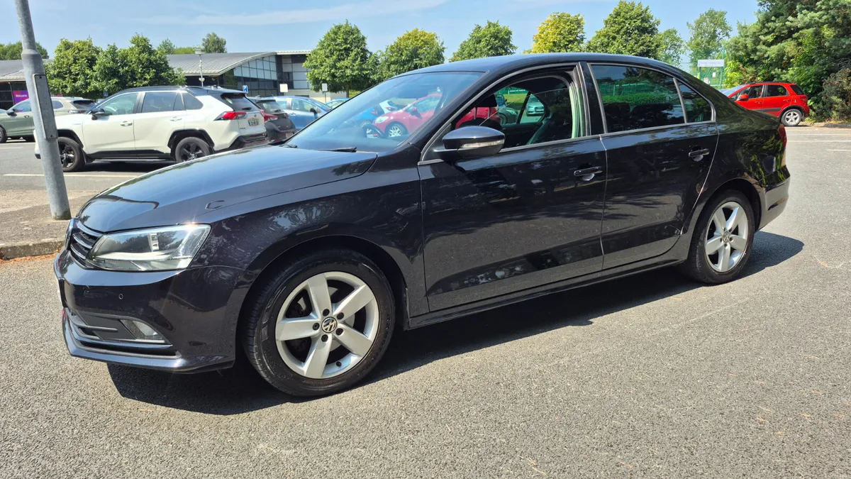 172 Volkswagen Jetta 2.0TDI LOW KM - Image 4