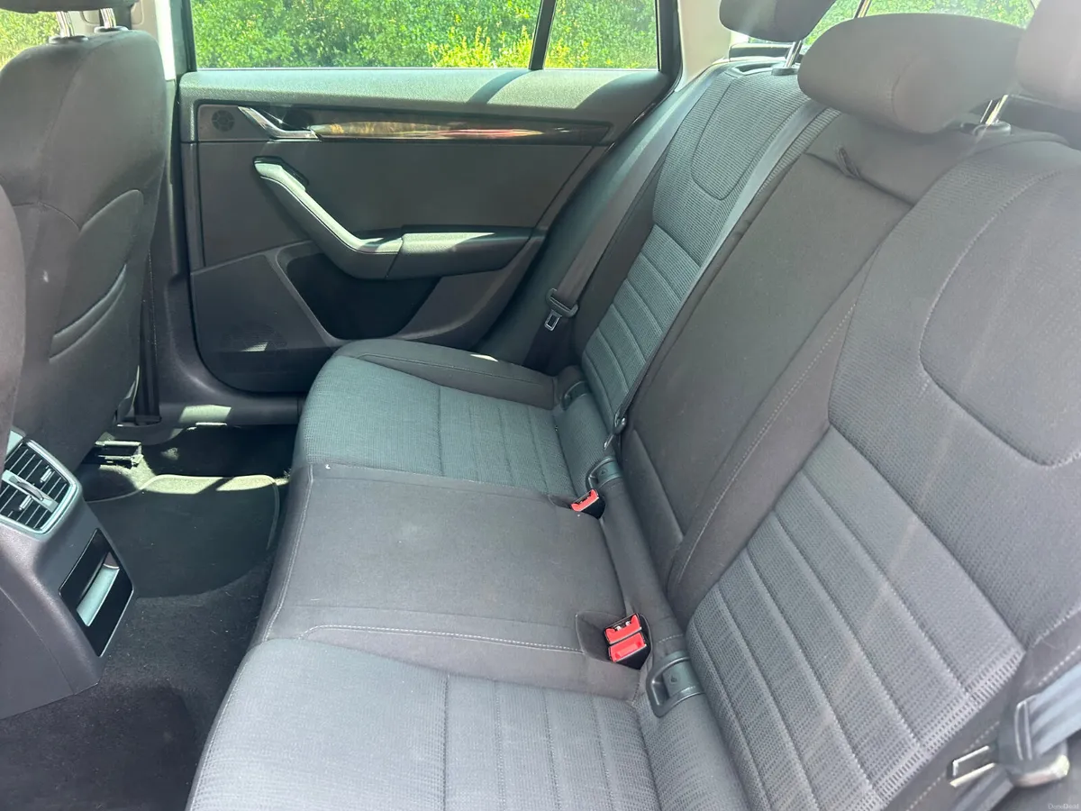 Skoda Octavia 2014, service history - Image 5