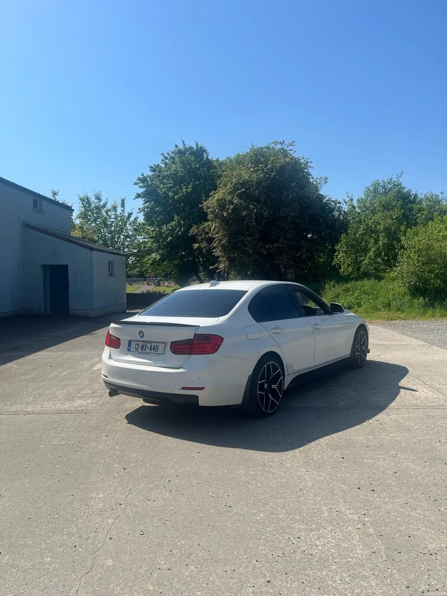BMW f30 sport twin turbo 2012 - Image 3