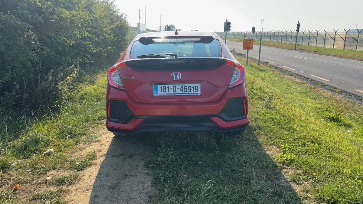 2018 Honda civic Auto 1ltr Turbo - Image 5