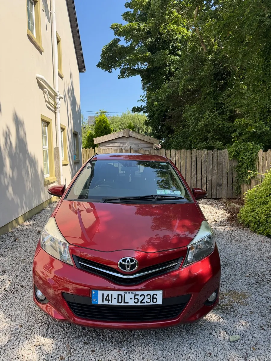 Toyota Yaris 2014, low mileage - Image 1