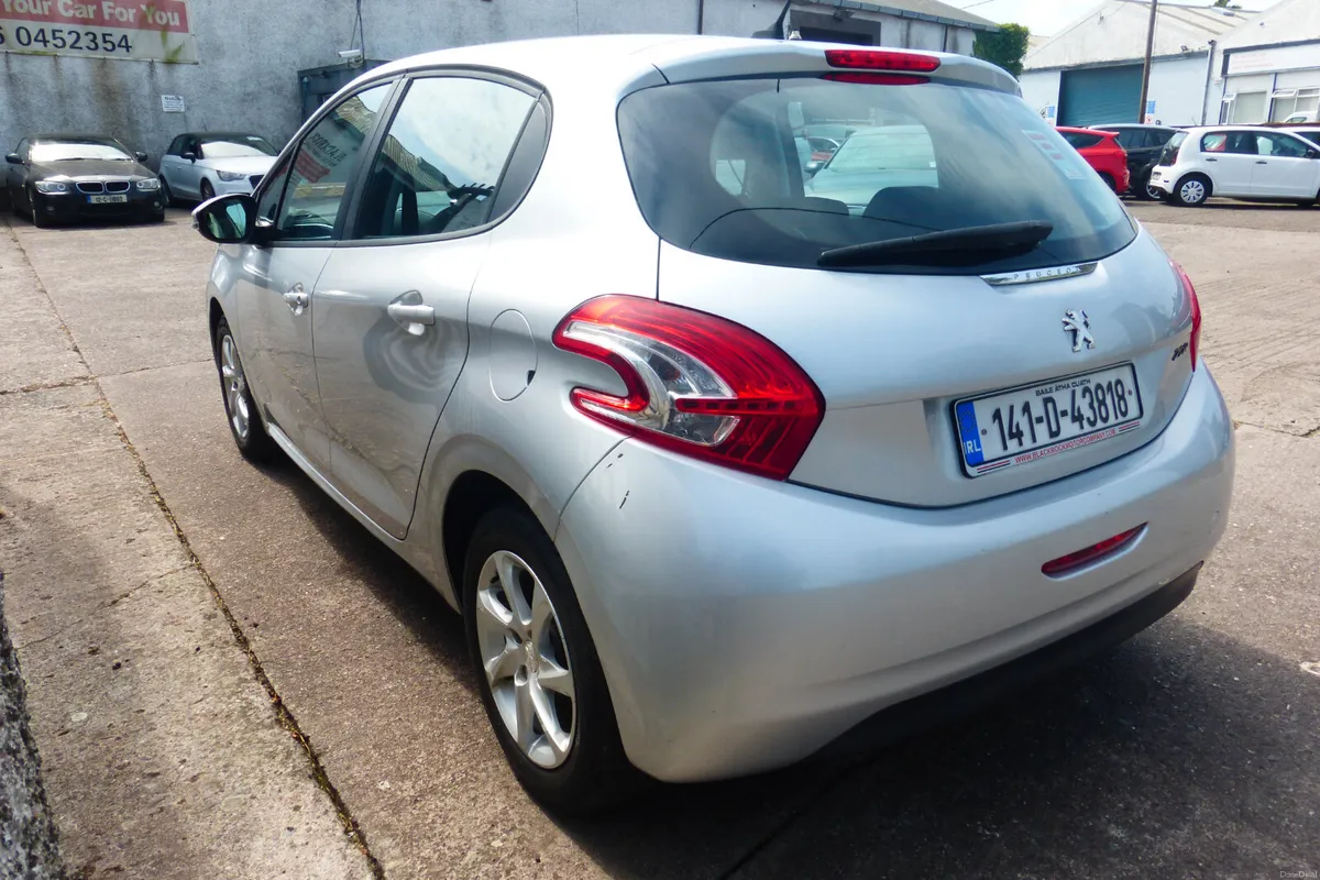 Peugeot 208 2014 - Image 4
