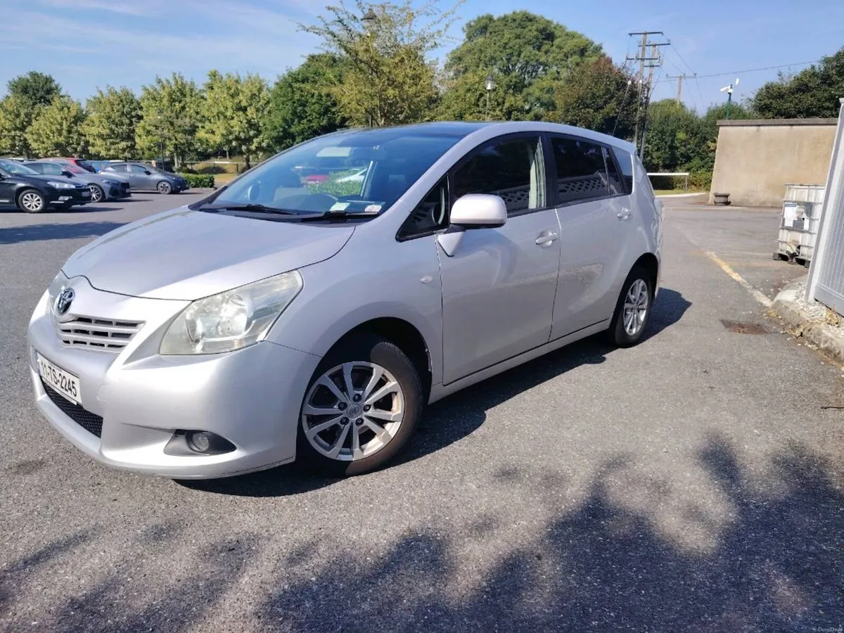 2011 Toyota Verso 2.0L diesel 7 seats - Image 3