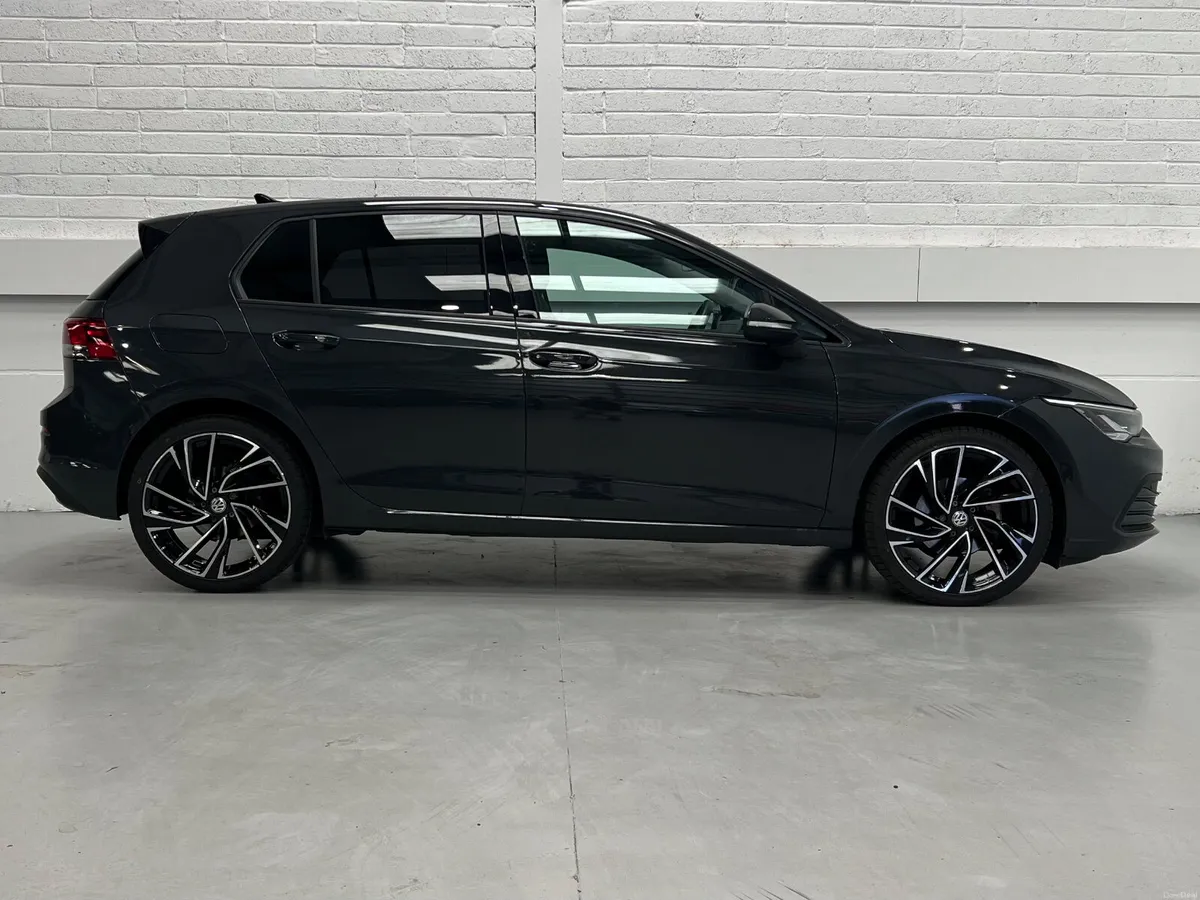 Volkswagen Golf Life 2.0TDI 6 Speed Manual 115bhp - Image 5
