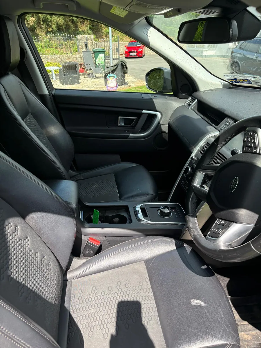Land Rover Discovery Sport 2020 - Image 6