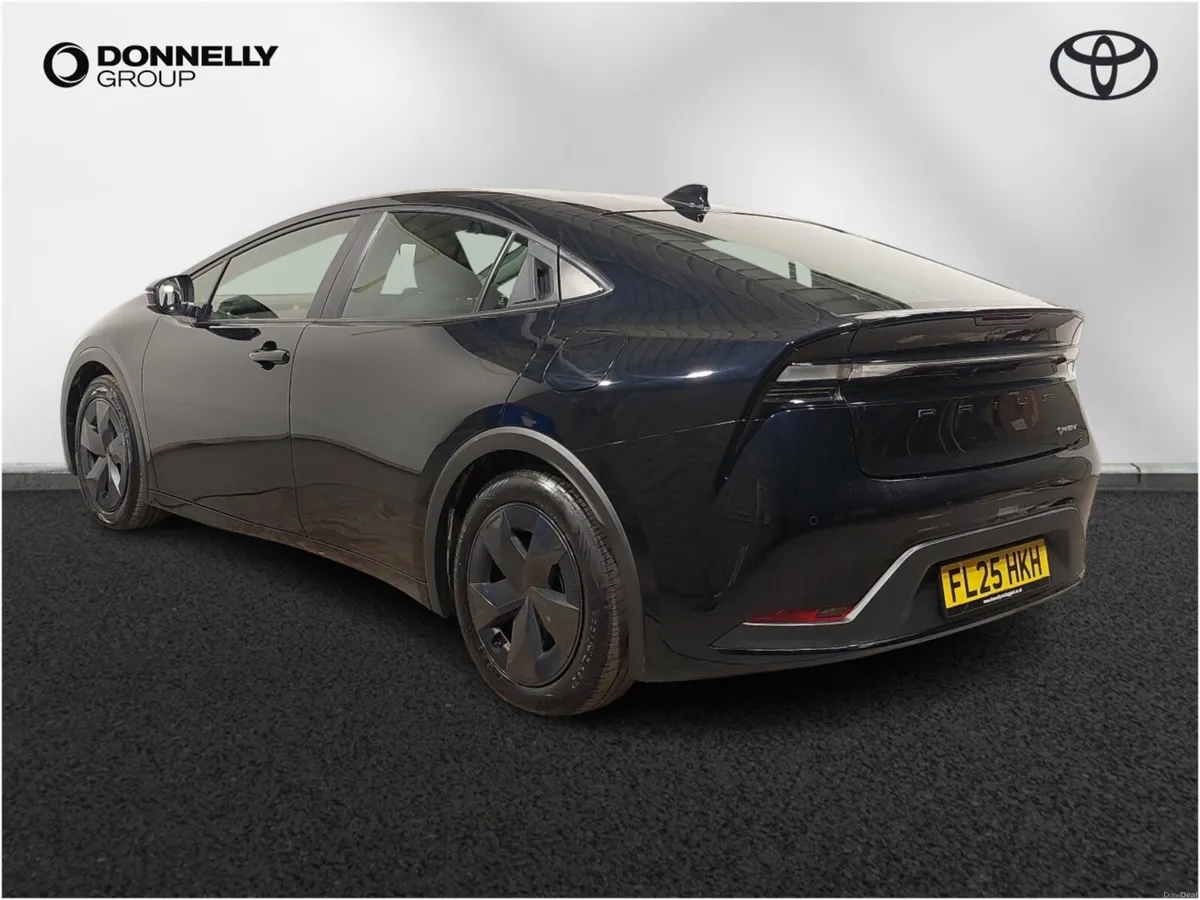 Toyota Prius Hatchback Design - Image 2