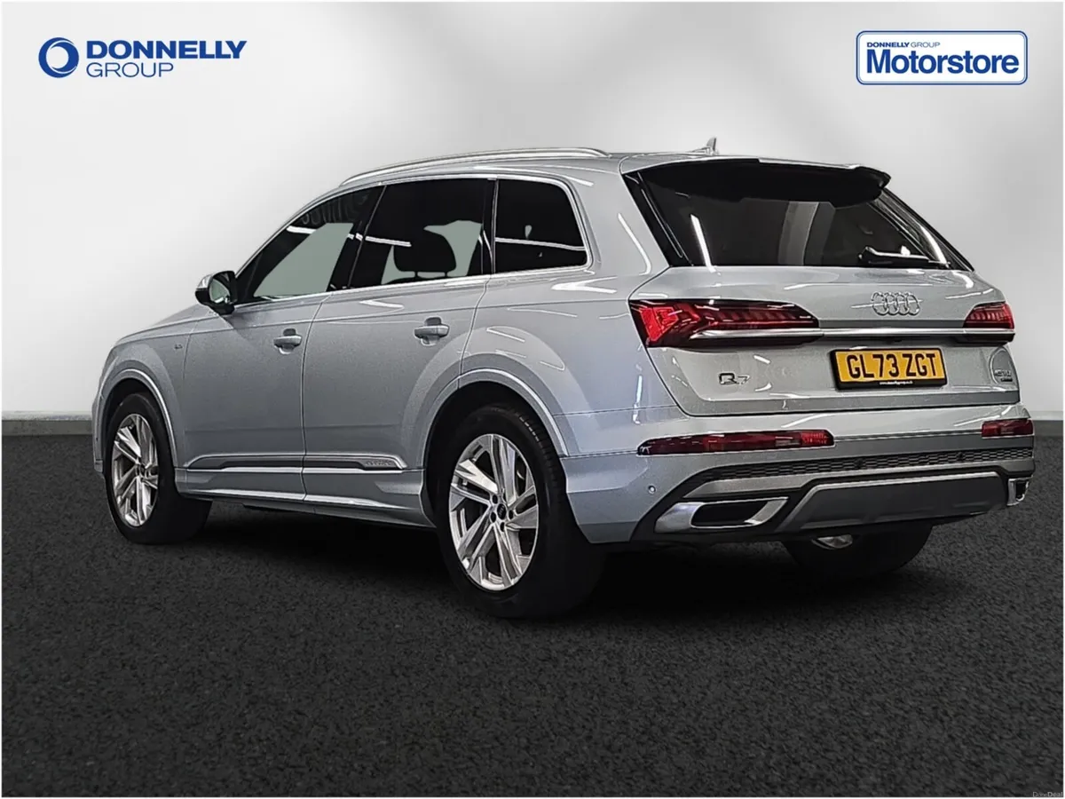 Audi Q7 Diesel Estate S Line - Image 2