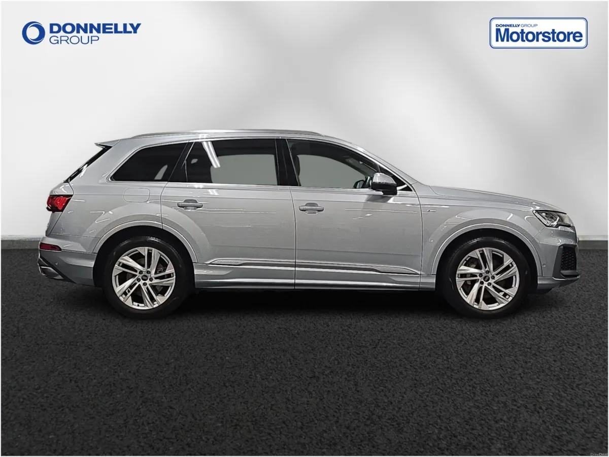 Audi Q7 Diesel Estate S Line - Image 3