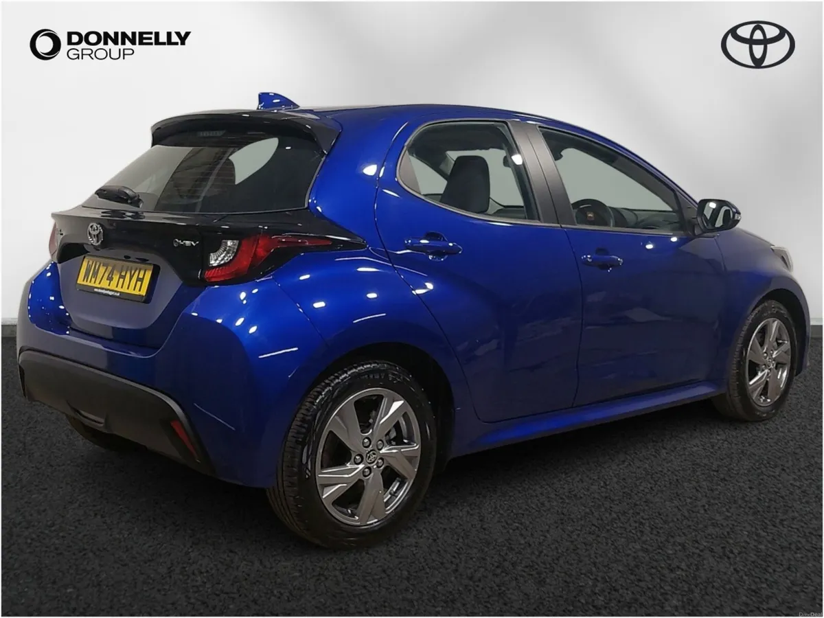 Toyota Yaris Hatchback Icon - Image 4