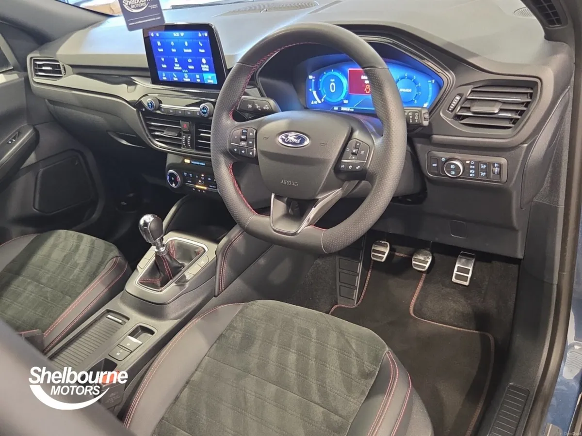 Ford Kuga ST-LINE EDITION - Image 4