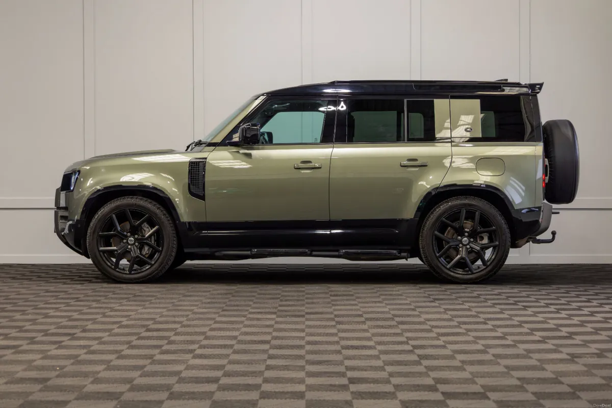 2022 Land Rover Defender 110 P400e X-Dynamic SE - Image 3