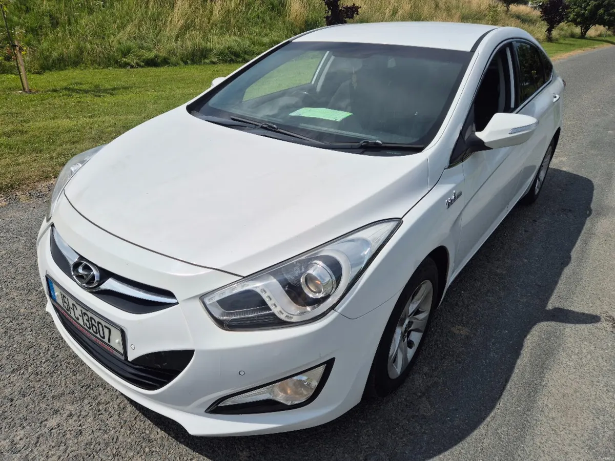 2015 (151) Hyundai i40 1.7 CRDI STYLE B/DR 115PS - Image 3