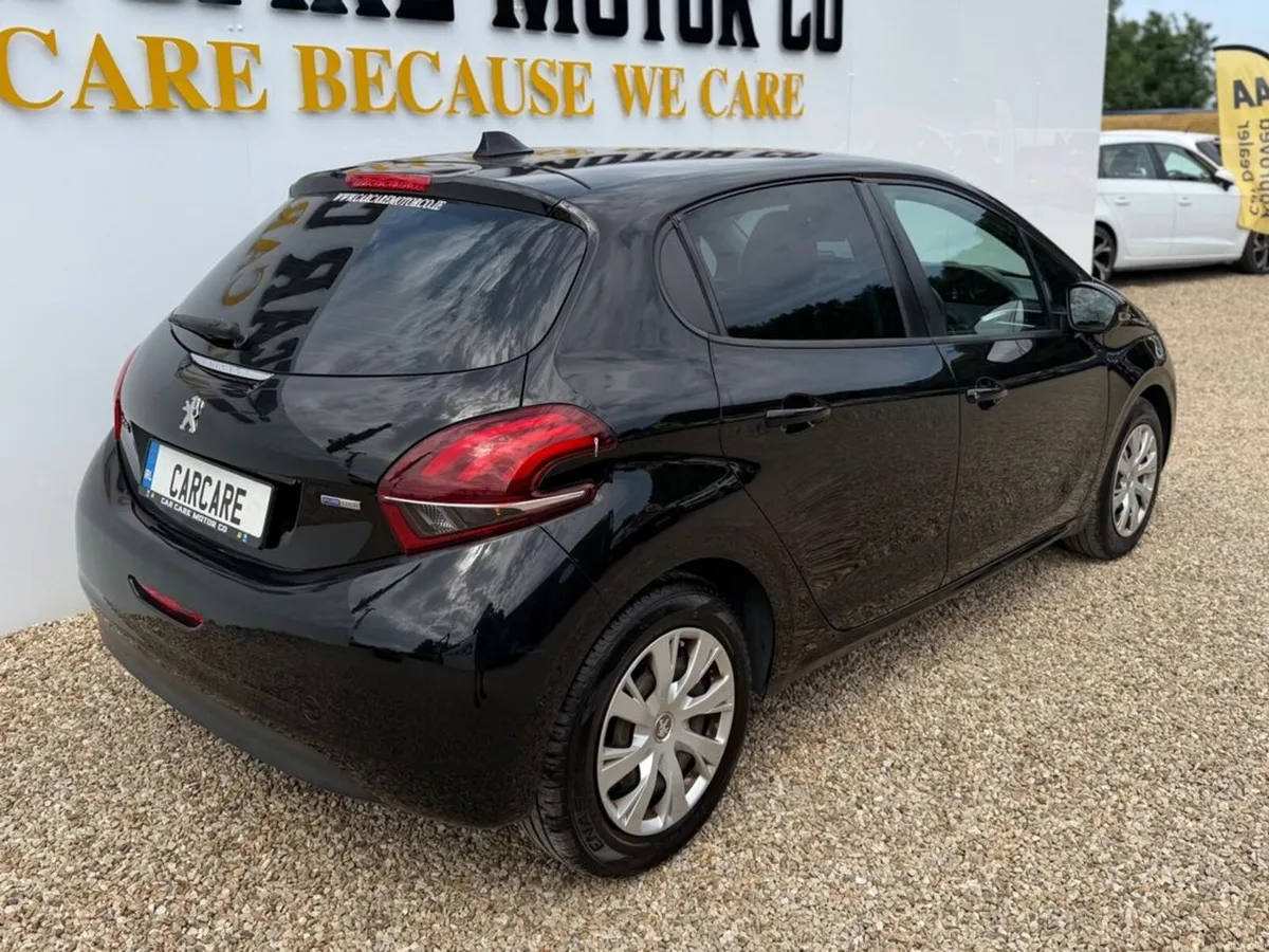 Peugeot 208 2017 208 1.2 Automatic - Image 4