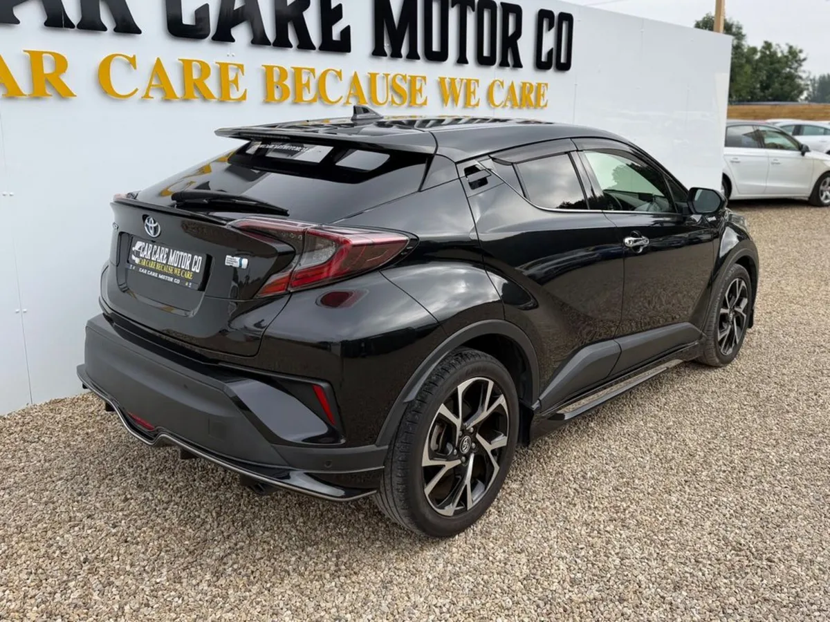 Toyota C-HR 2017 C-HR 1.8 Hybrid - Image 4
