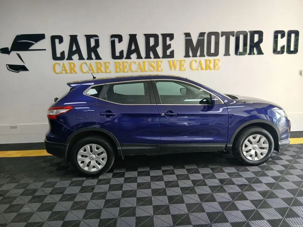 Nissan Qashqai 1.5 DSL XE 4DR - Image 1