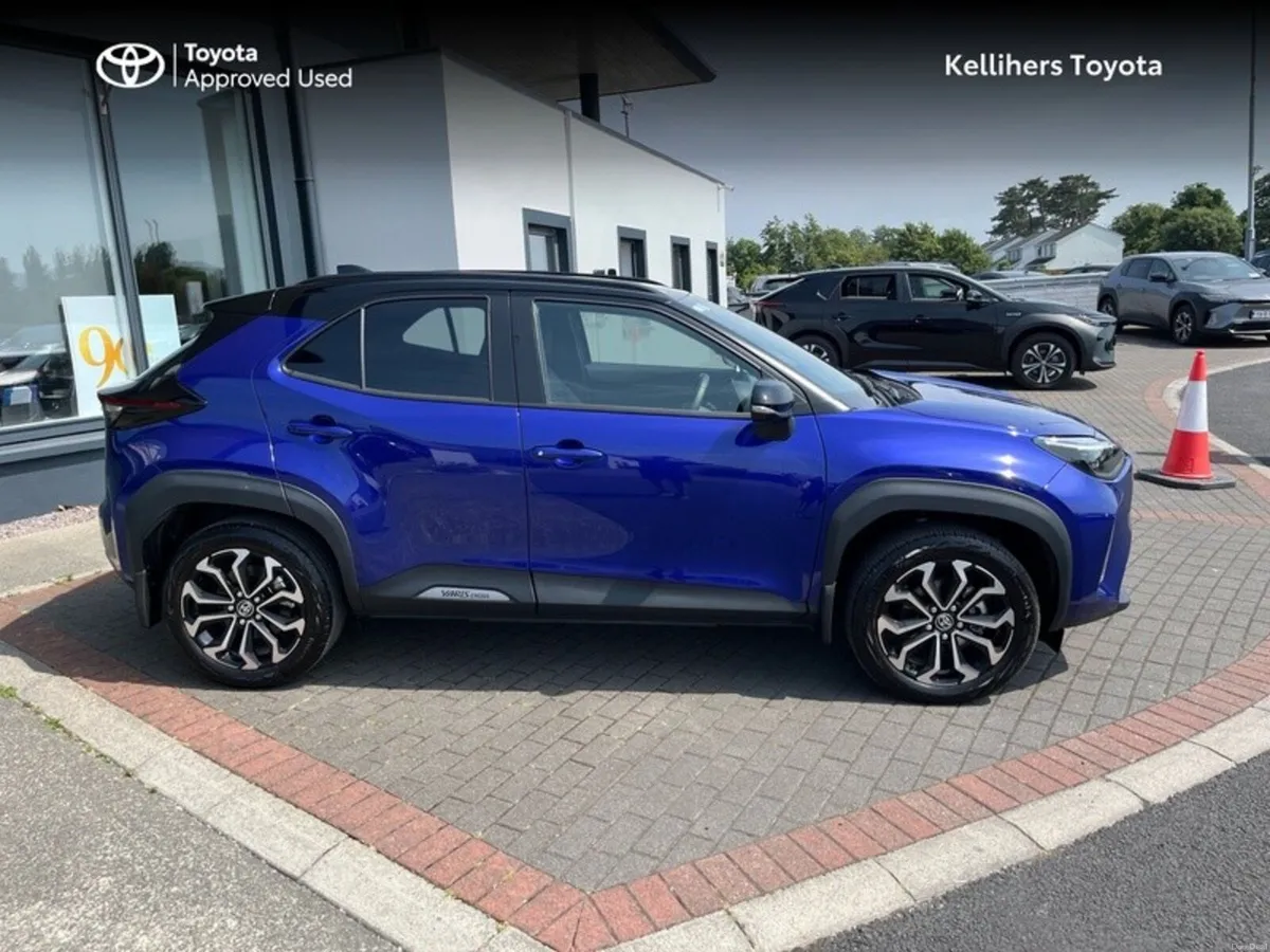 Toyota Yaris Cross HYBRID ELECTRIC LUNASPORT - Image 3