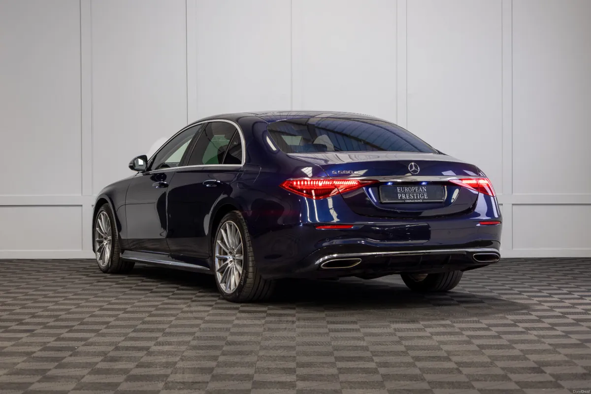 2023 Mercedes-Benz S-Class S580e LWB AMG Line - Image 4