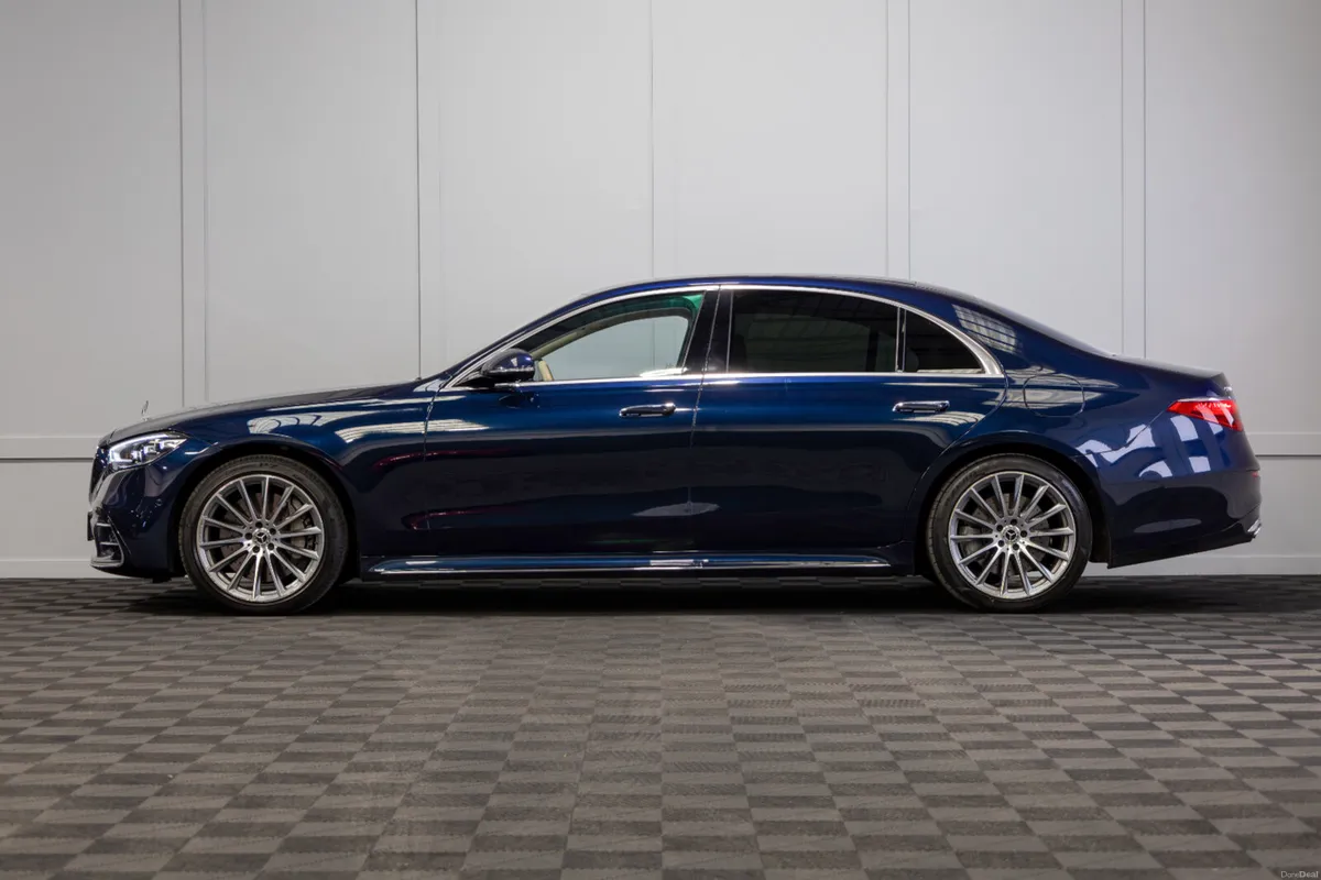 2023 Mercedes-Benz S-Class S580e LWB AMG Line - Image 3