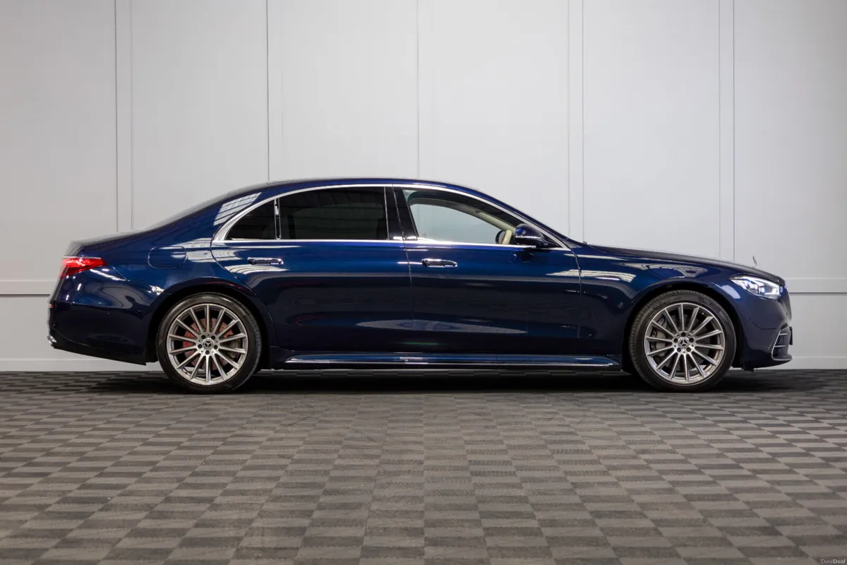 2023 Mercedes-Benz S-Class S580e LWB AMG Line - Image 6