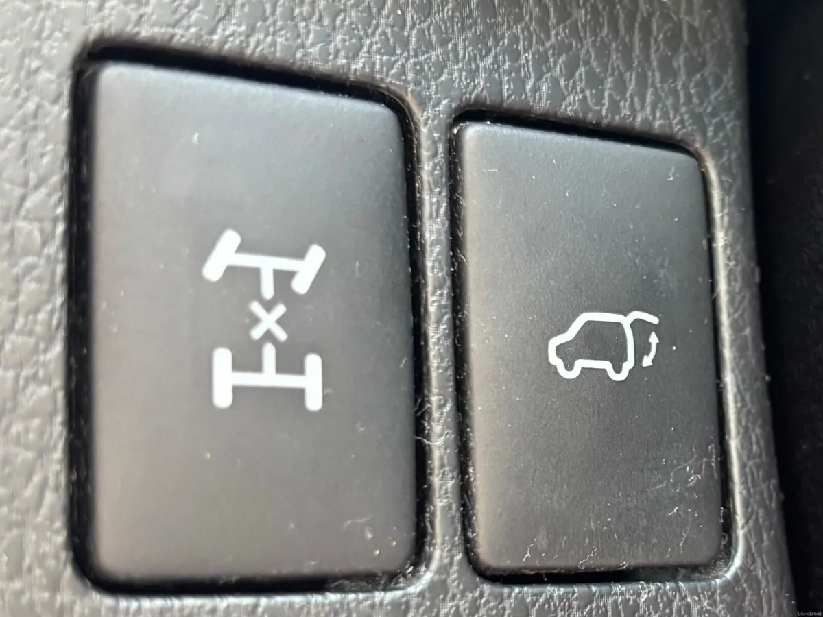 2015 TOYOTA RAV4 2.0D4D 4 WHEELDRIVE - Image 2