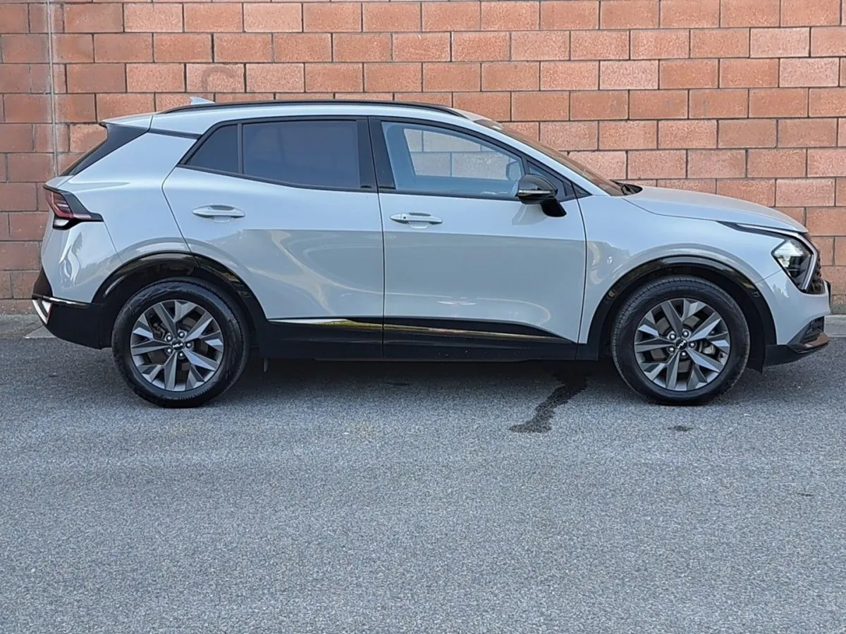 Kia Sportage Hybrid 30th Anniversary Edition. - Image 4