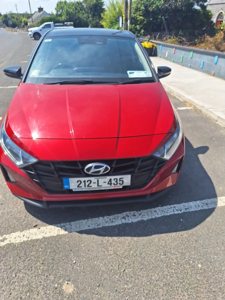 Hyundai i20 2021 two tone - Image 1