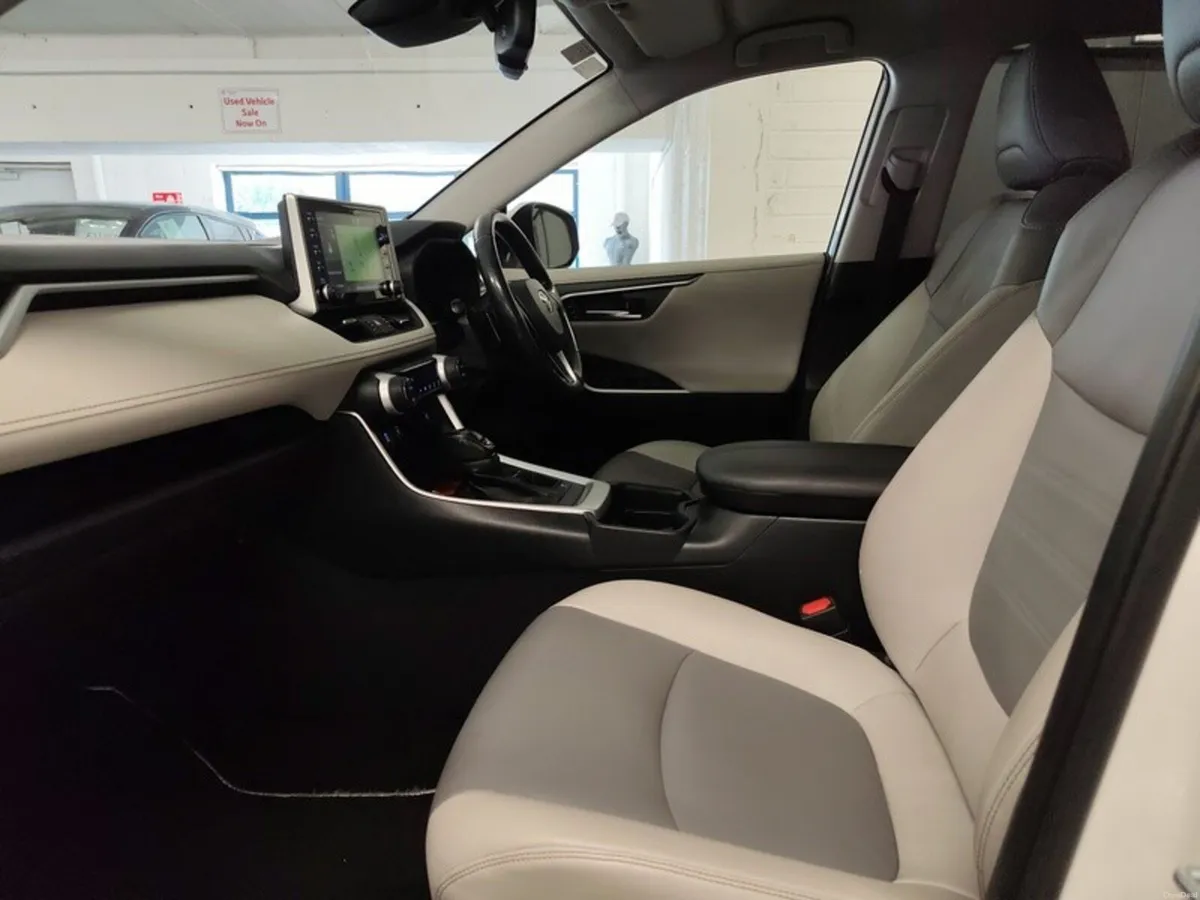 Toyota RAV4 HYBRID PLATINUM 2WD - Image 6