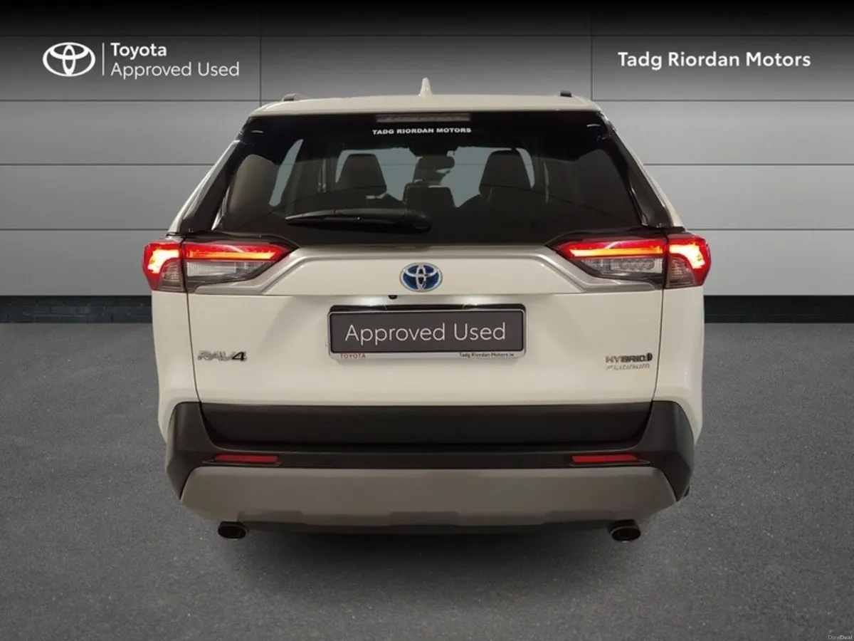 Toyota RAV4 HYBRID PLATINUM 2WD - Image 4