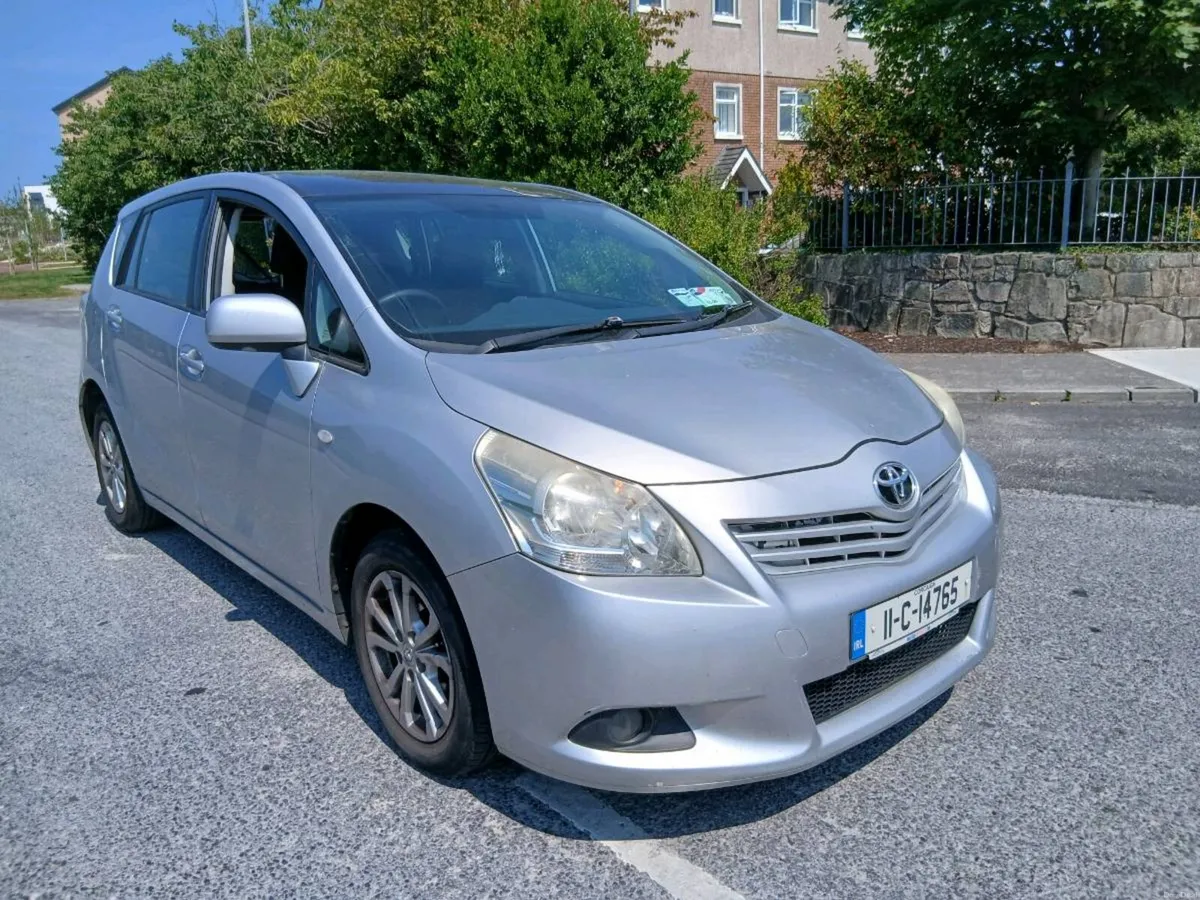 2011 Toyota Verso - Image 2