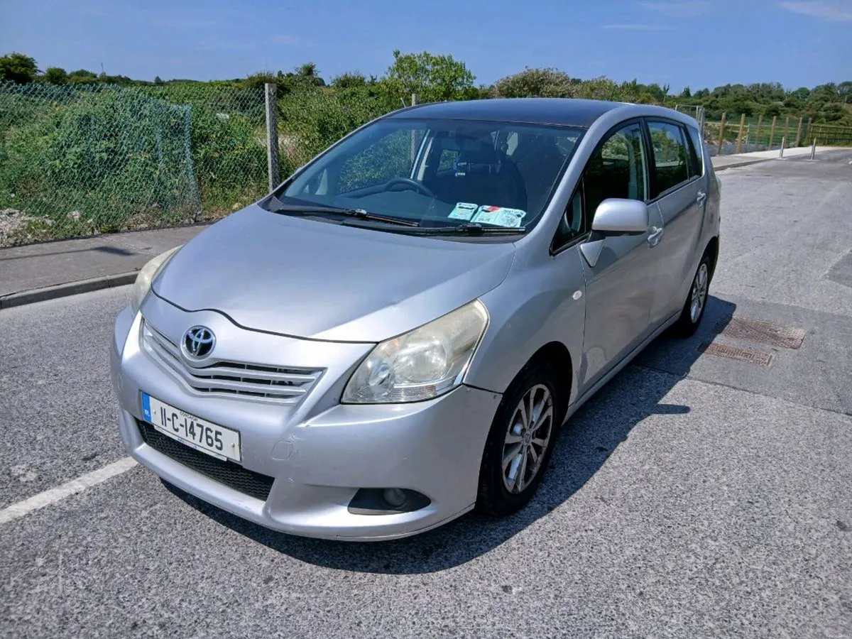 2011 Toyota Verso - Image 1