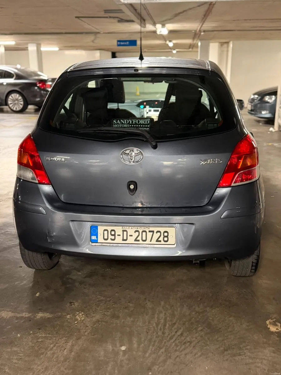 Toyota Yaris 2009 - Image 2