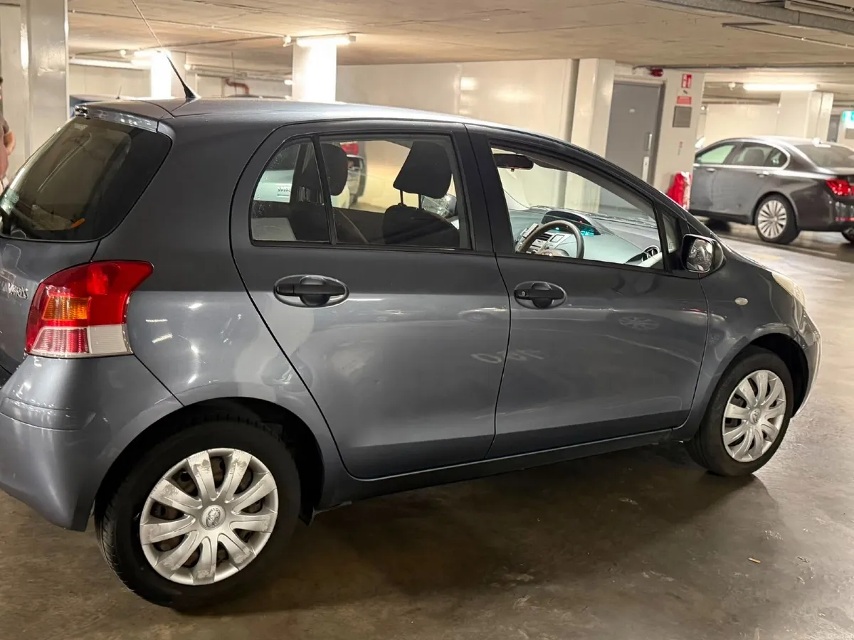 Toyota Yaris 2009 - Image 1