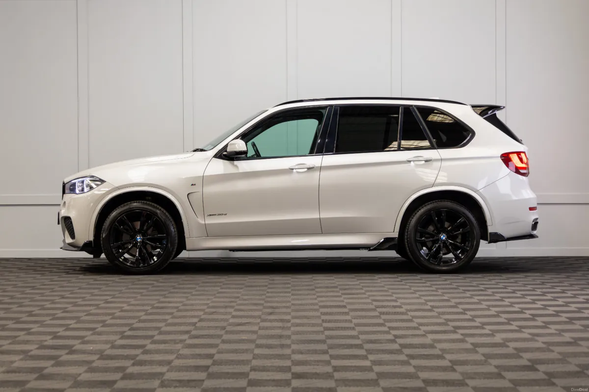 162 BMW X5 X-Drive 30d M-Sport 7 Seater - Image 3