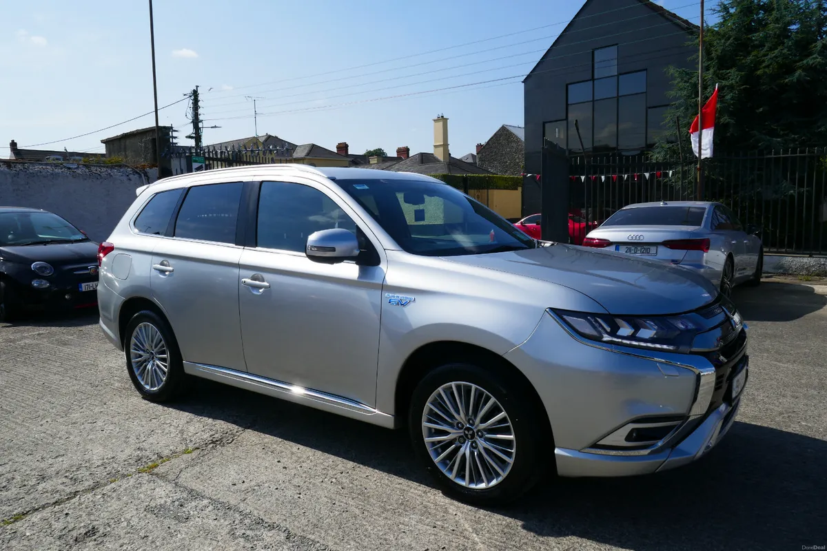 191, MITSUBISHI OUTLANDER 2.4 4H PHEV 221BHP 5 5DR - Image 2
