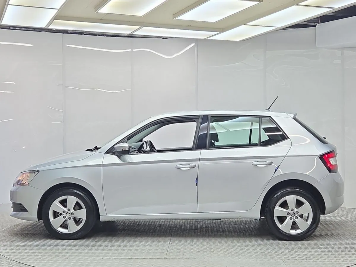 Skoda Fabia  1.0 MPI SE 5DR - Image 5