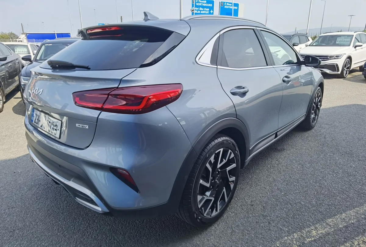 KIA XCEED 1.6 AUTOMATIC PETROL PLUG-IN HYBRID - Image 5