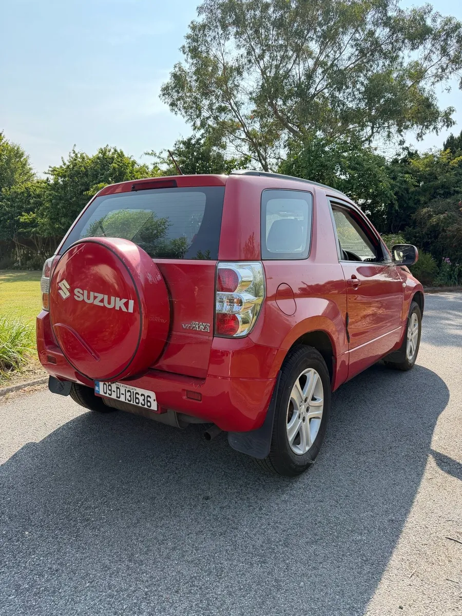 2009 Suzuki Grand Vitara - Image 2