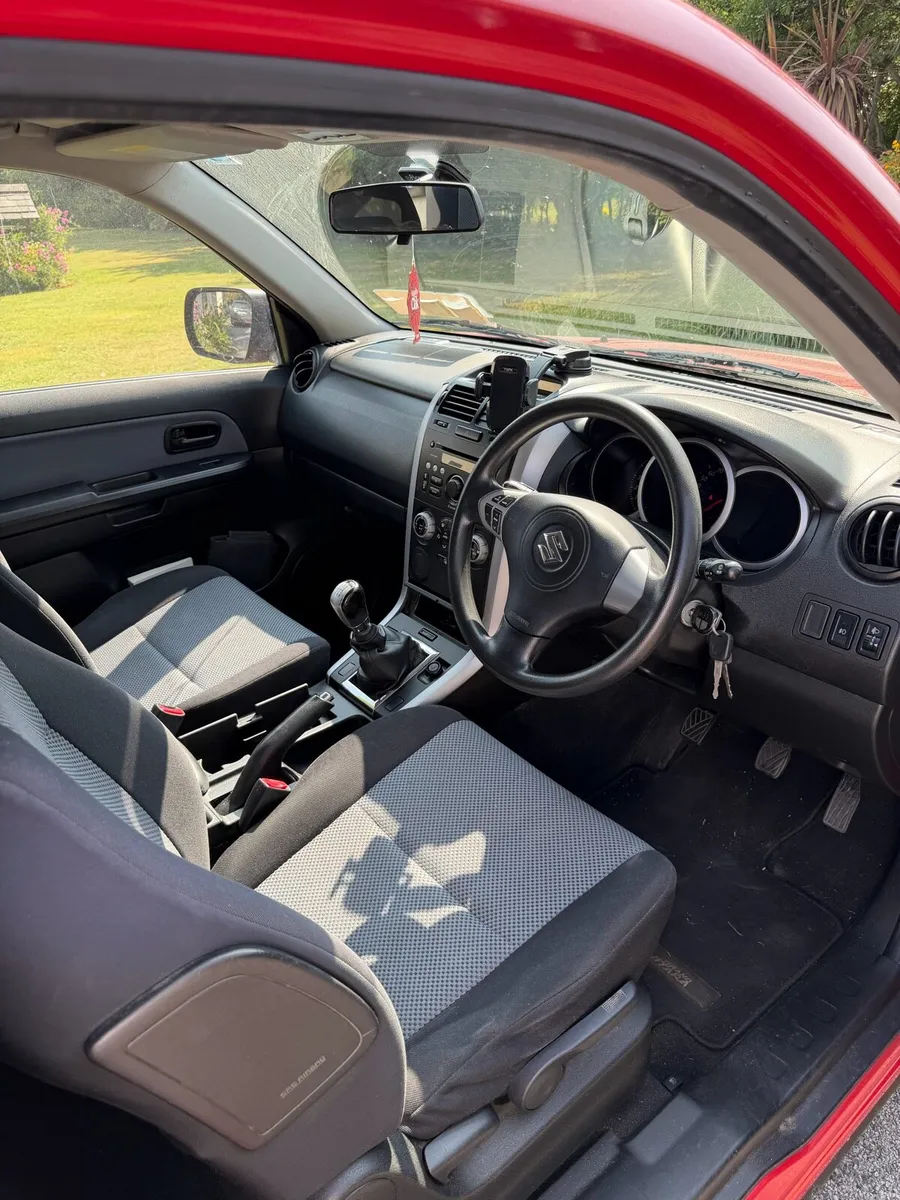 2009 Suzuki Grand Vitara - Image 3