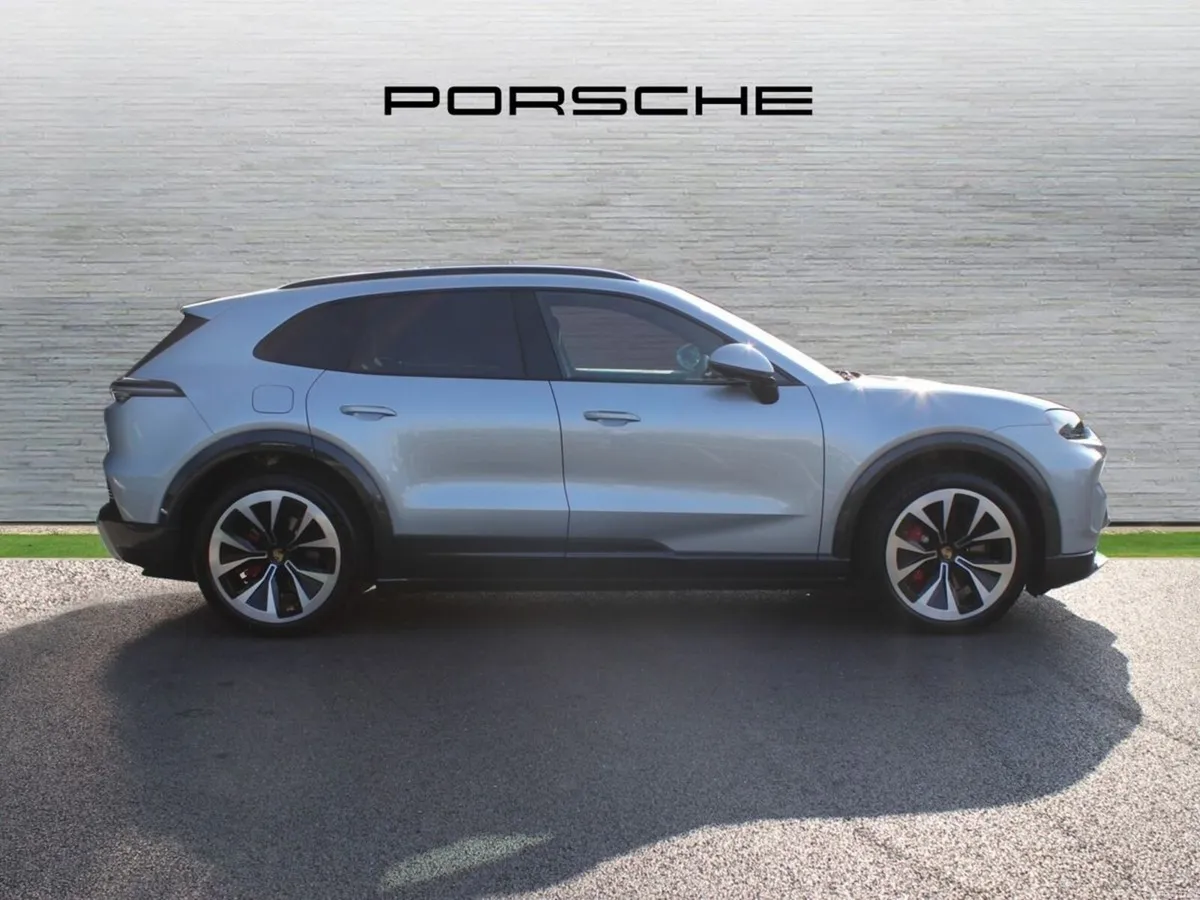 Porsche Cayenne S Electric - Image 4