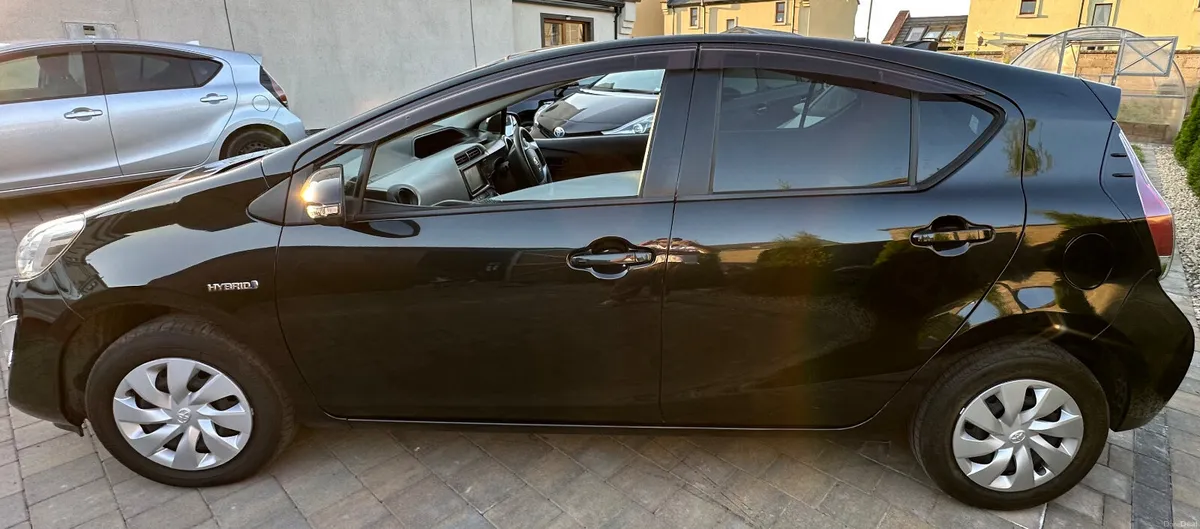 Toyota Aqua 2015 • Hybrid • Push Start Button - Image 6
