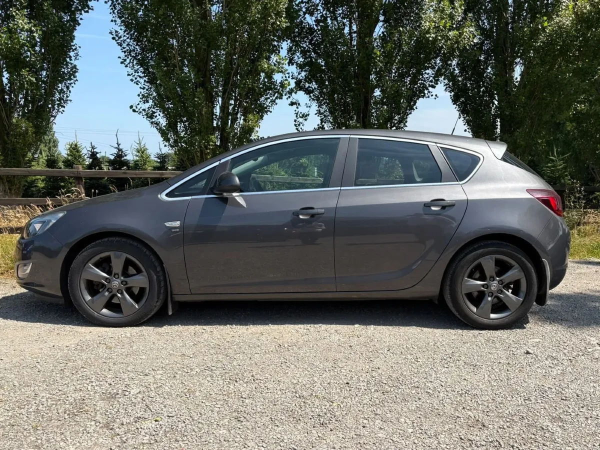 Vauxhall Astra 2012 - Image 3